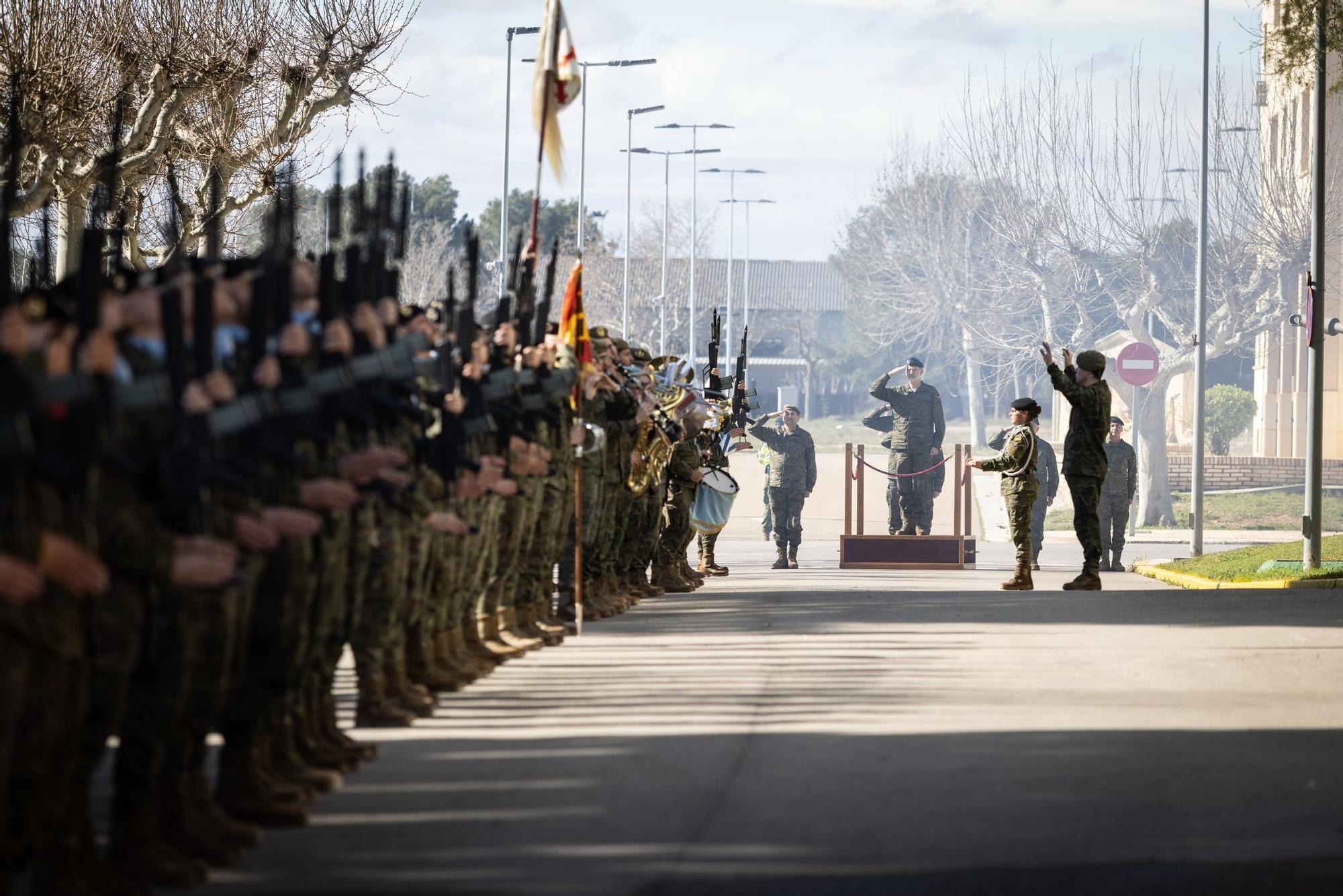 Felipe VI visita la brigada Aragón I en Zaragoza