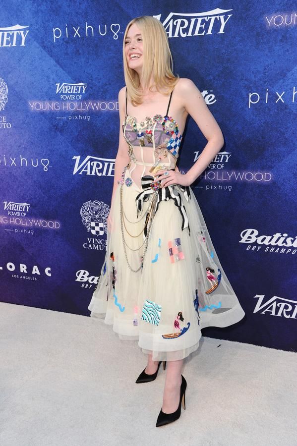 Elle Fanning con vestido de Marc Jacobs Resort 2017