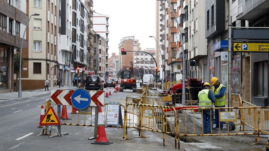 Aspecto que presentaban ayer los avances de las obras en la avenida de Pablo Iglesias.