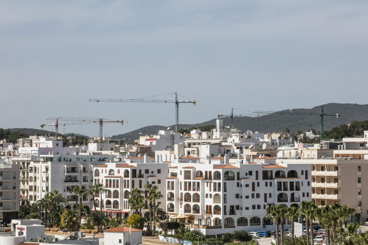 Construcción de viviendas en Santa Eulària.