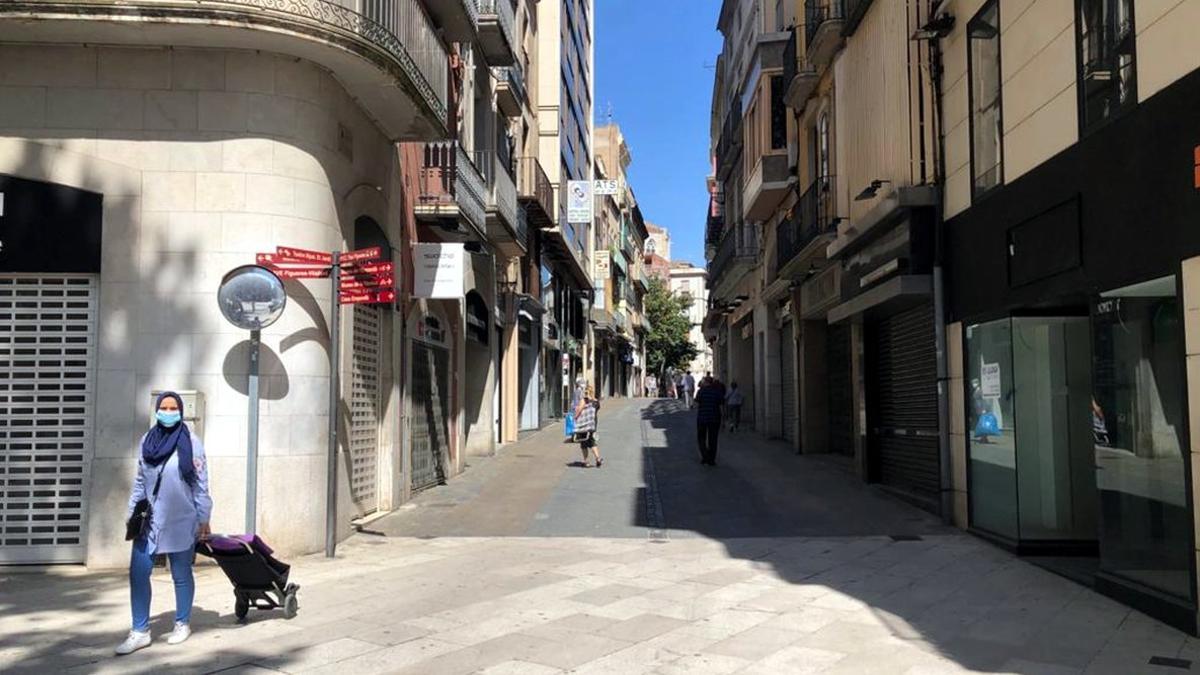 calle comercial de Figueres