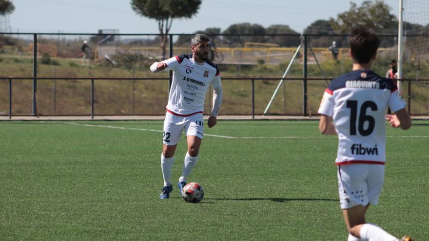 El Poblense gana en Villarrobledo y espera el milagro