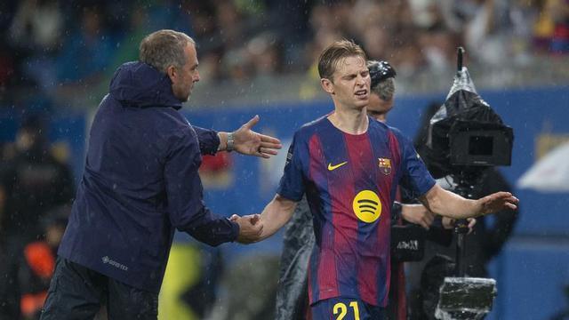De Jong és substituït per Flick durant el partit de lliga entre el FC Barcelona i el Getafe a l’estadi Johan Cruyff el mes d’agost passat.