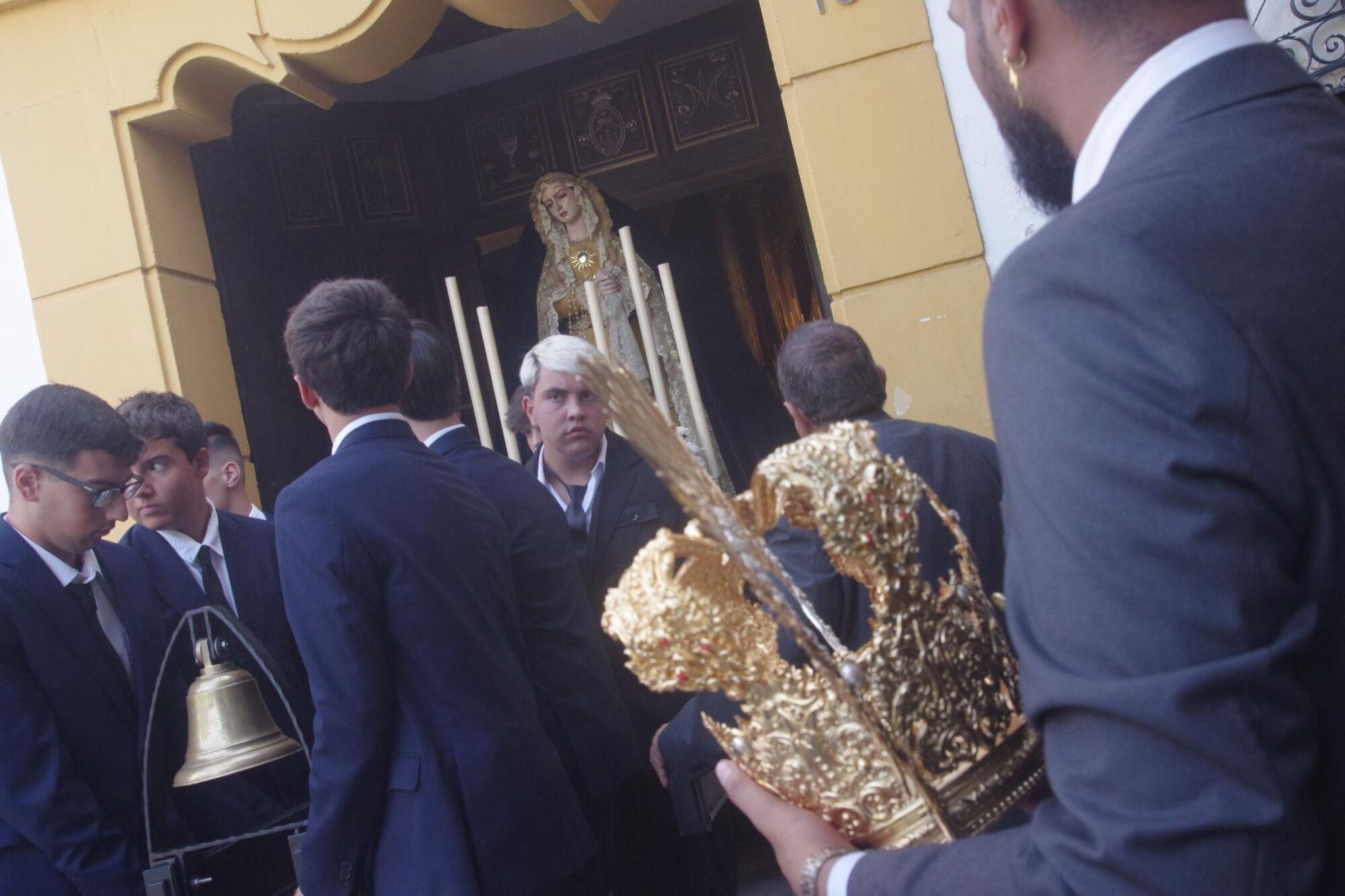 Traslado de la Virgen del Sol para presidir el altar que montan con motivo de la procesión del Corpus en Málaga