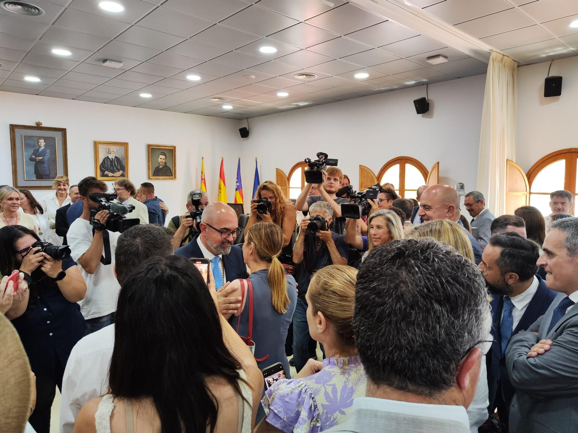 Galería de imágenes de la toma de posesión de Vicent Roig como alcalde de Sant Josep