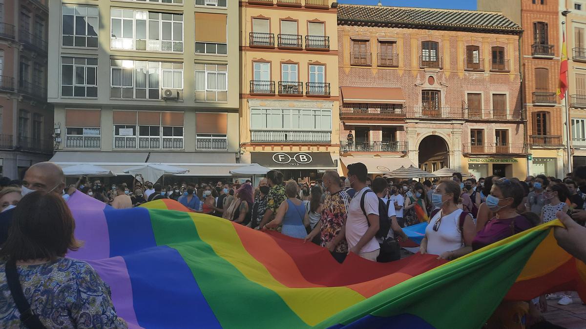 Concentración en repulsa por la muerte del joven Samuel en la plaza de la Constitución de Málaga