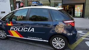 Una patrulla de la Policía Nacional en Oviedo.