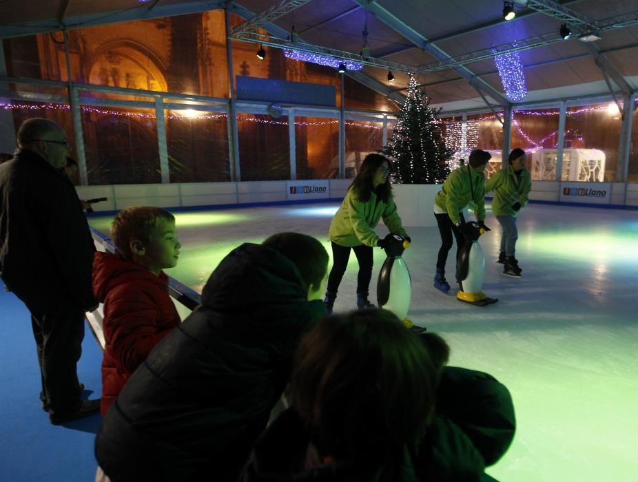 Presentación de la pista de hielo de la plaza de la Catedral.