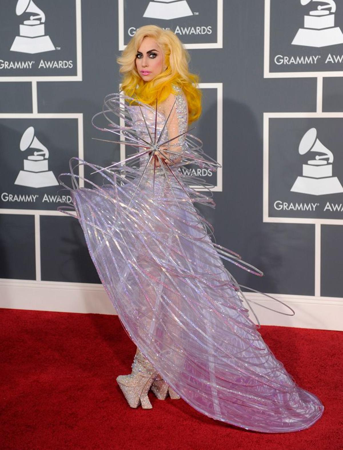 Las peor vestidas de los Grammy: Lady Gaga en 2010