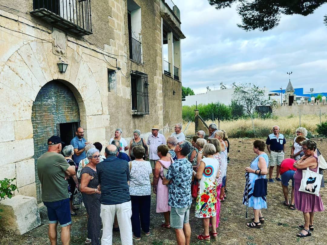 Las asociaciones culturales de Altura visitan la Casa Grande