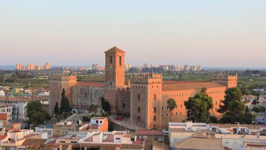 El pueblo más completo: Tesoro del Jaume I, castillo y Museo dedicado a Gutenberg... a 5 minutos de la playa