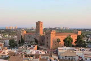 El pueblo más completo: Tesoro templario, castillo y Museo dedicado a Gutenberg... a 5 minutos de la playa y a 10 de Valencia