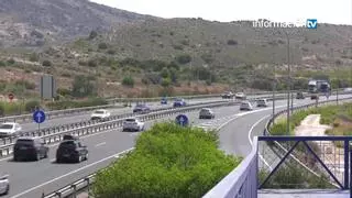 Un accidente provoca retenciones en ambos sentidos de la A-70 en Alicante