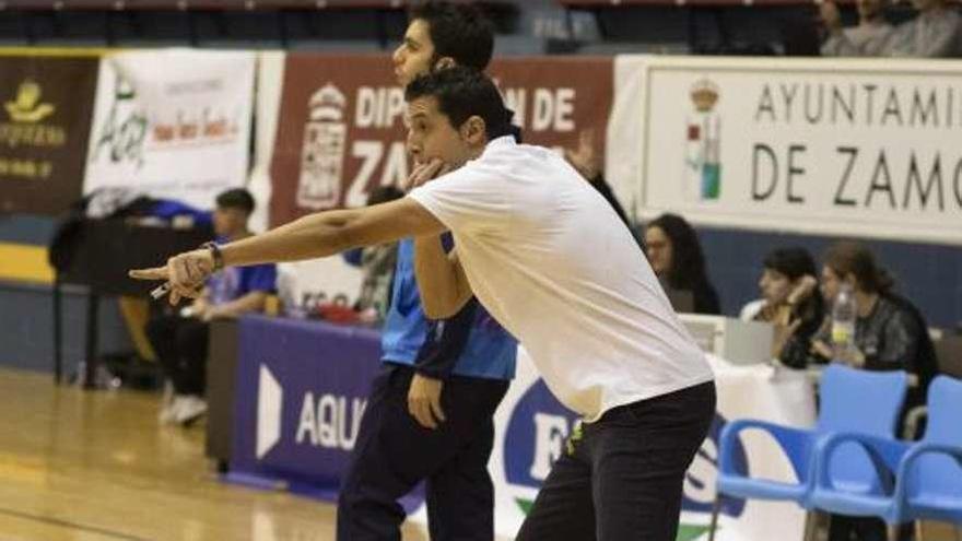 Saulo Hernández, entrenador del CB Zamora - Innova Ched.