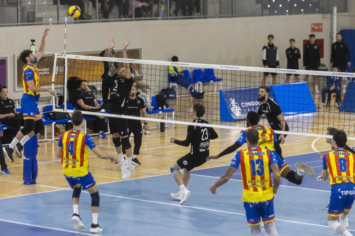 El Léleman Conqueridor hace historia y se mete en octavos de la CEV Challenge Cup El Léleman Conqueridor hace historia y se mete en octavos de la CEV Challenge Cup