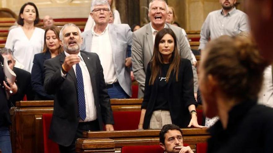 Carrizosa en el Parlament: "Nos sentimos amenazados por quienes respaldan el terrorismo"