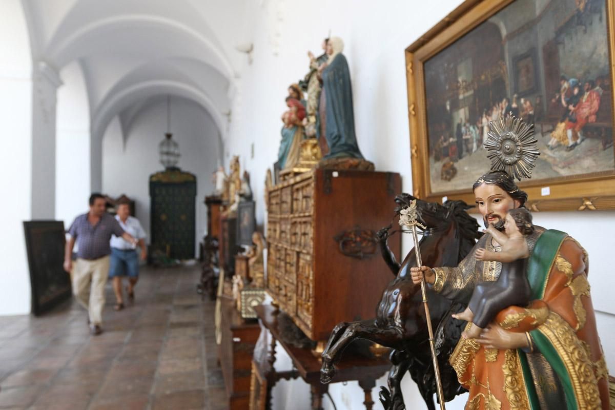 Fotogalería / Feria de Antigüedades y Coleccionismo en la Diputación de Córdoba