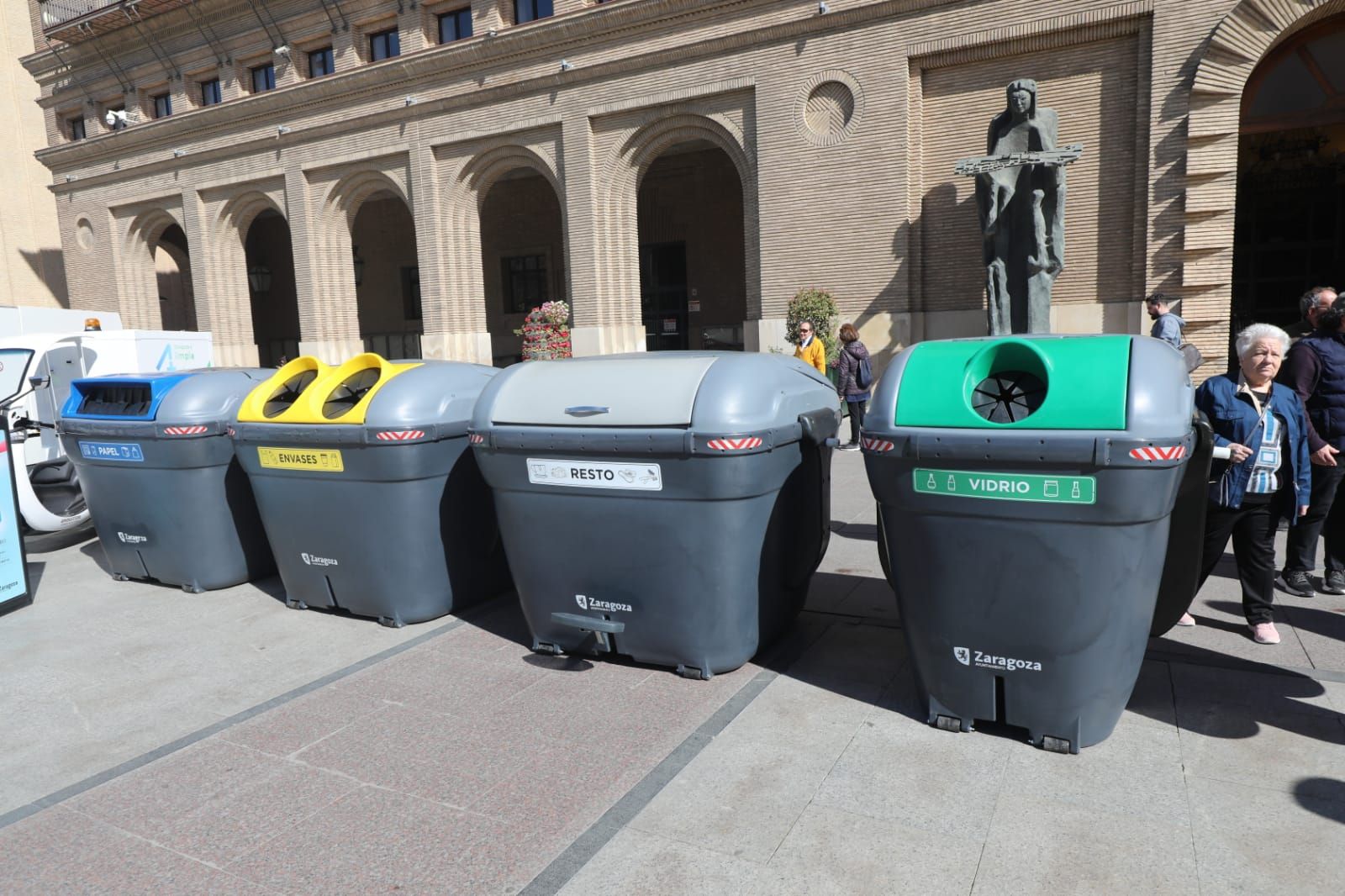 Zaragoza aumentará la limpieza de sus calles