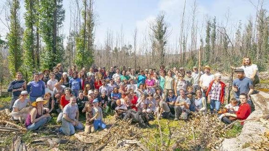 Todos los voluntarios de la jornada de ayer. // FdV