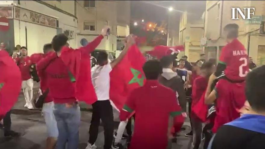 Miles de personas festejan en Alicante la victoria de Marruecos frente a España