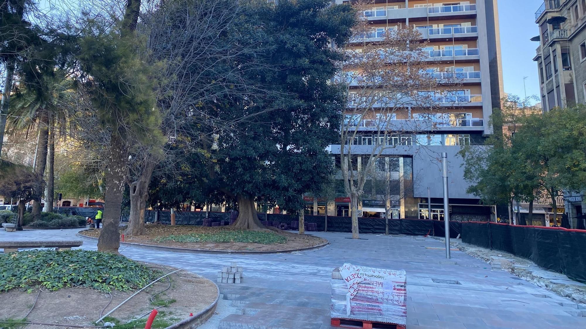 Las fotos de las nuevas y esperadas baldosas de la Plaza de España de Palma