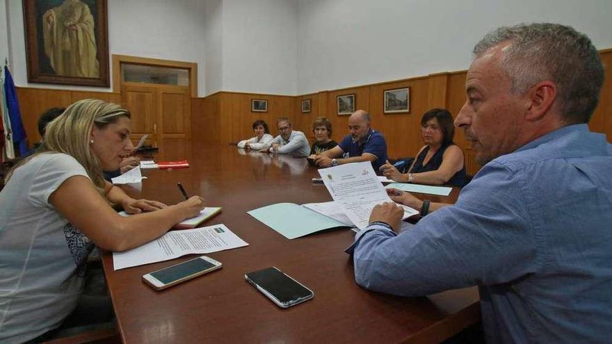 Celebración de la comisión de Cultura e Deportes, en la tarde de ayer. // Bernabé/Adrián Rei