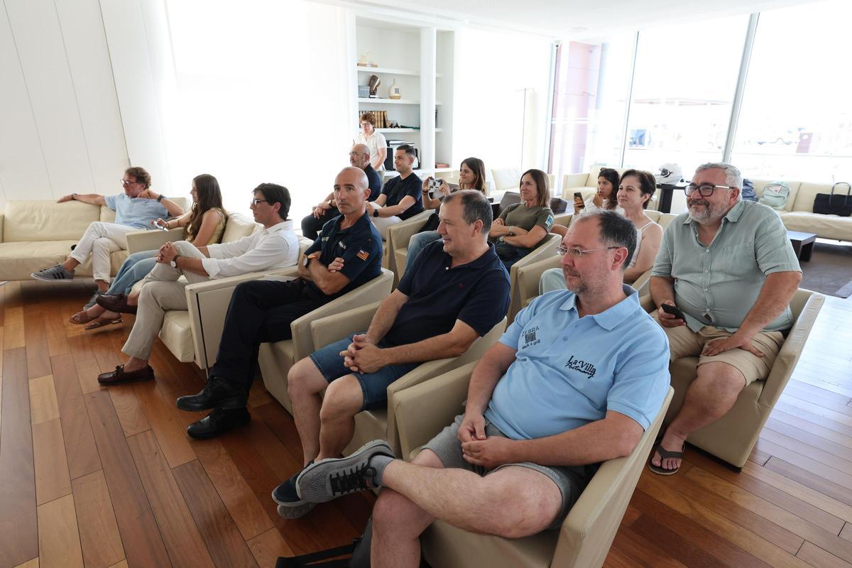 Galería: alumnos del Quartó de Portmany presentan su campaña sobre la bahía y las tortugas