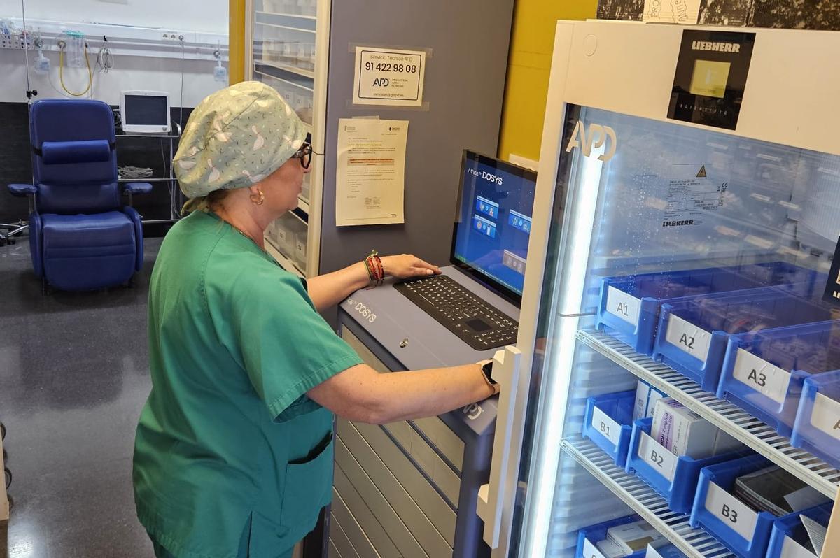 Farmacia ha centralizado mediante un sistema automatizado la dispensación de medicamentos en el Hospital General de Elche