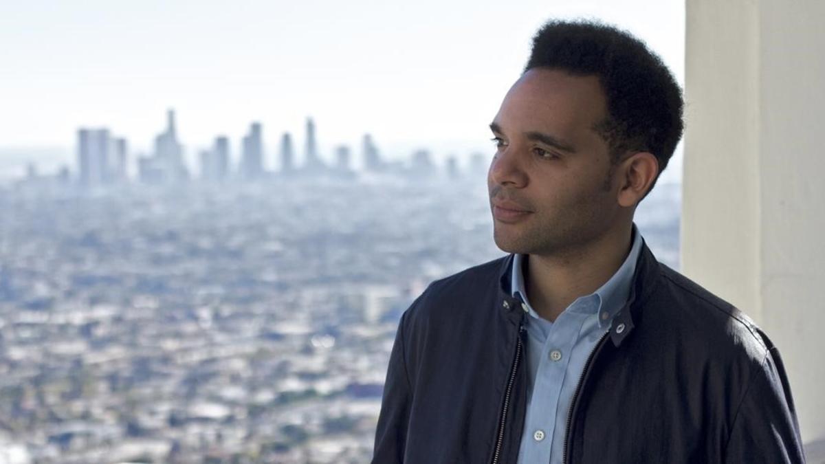 Anele Onyekwere, ingeniero musical granadino que ha participado en 'La La Land', en el observatorio Griffith de Los Ángeles.