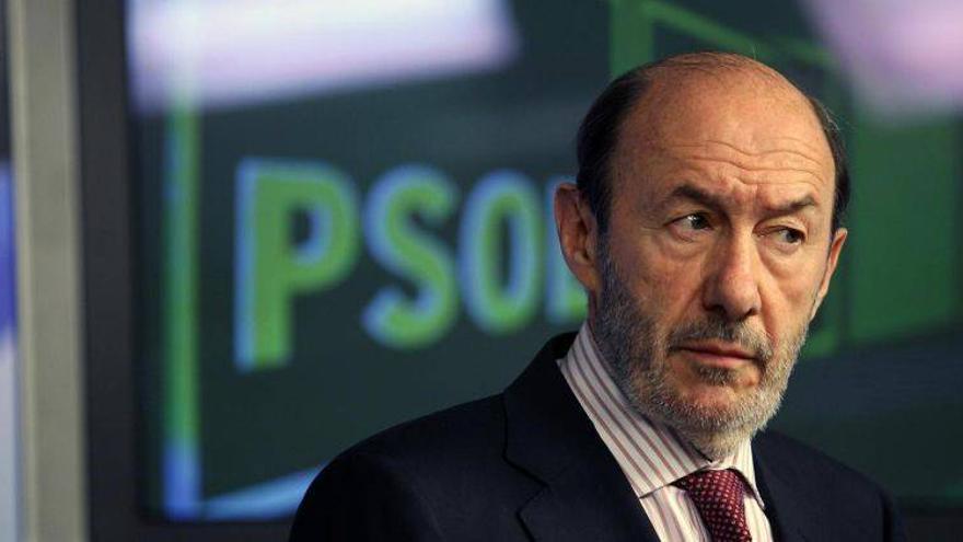 Rubalcaba: &quot;Teníamos razón los que le decíamos a Rajoy que dejara a Merkel y se acercara a Hollande&quot;