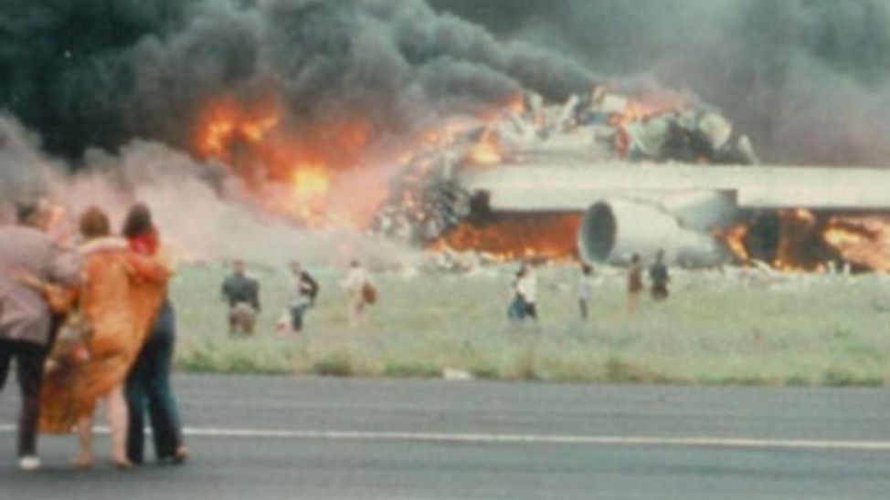 Imagen del accidente de aviación del 27 de marzo de 1977 en el aeropuerto de Tenerife, cuando dos ‘jumbos’ chocaron entre la niebla.