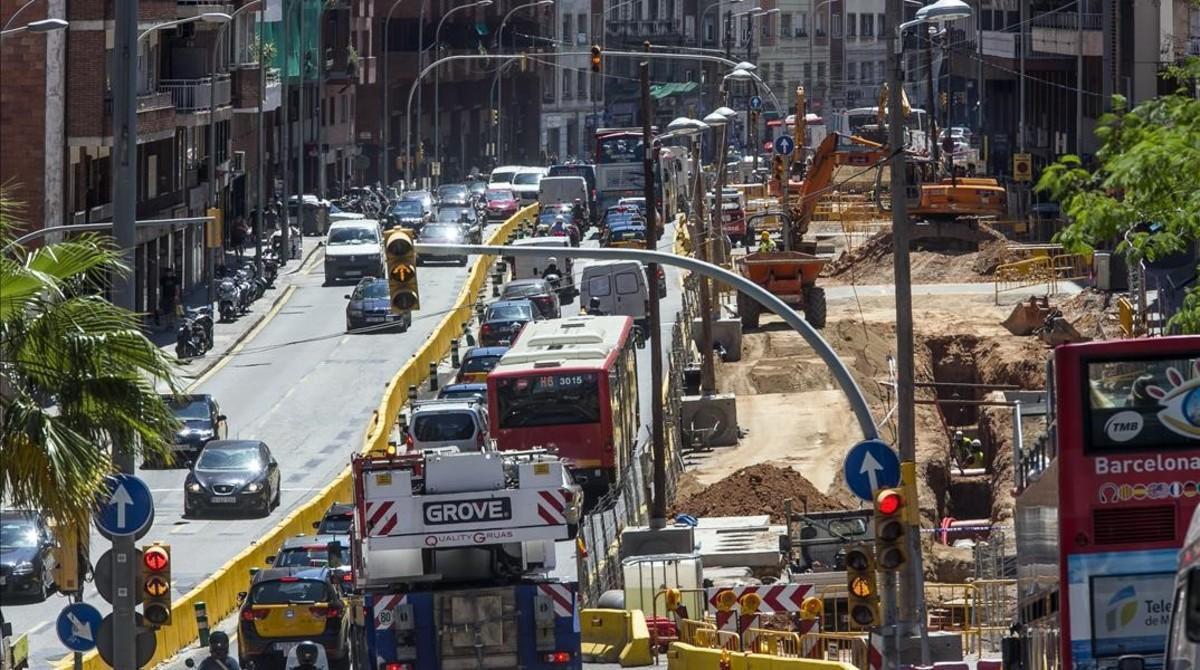 Mor un motorista a la Ronda del Mig de Barcelona