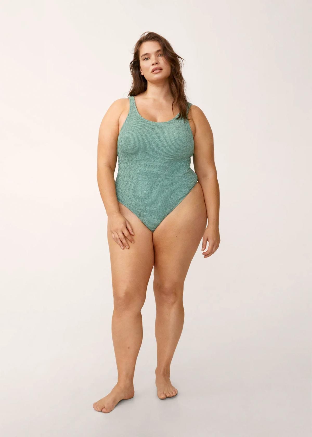 Bañador en color verde con textura, de Mango