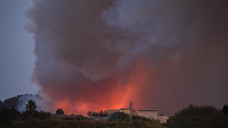 Estudian una posible desescalada para que los evacuados por el incendio de Tenerife vuelvan a sus casas