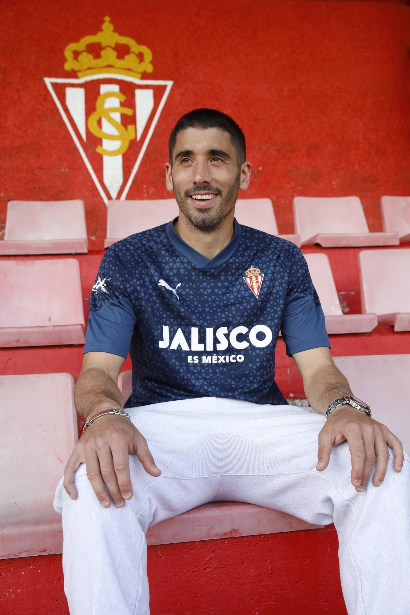 En imágenes: un repaso visual a la trayectoria de José Ángel "Cote" en el Sporting