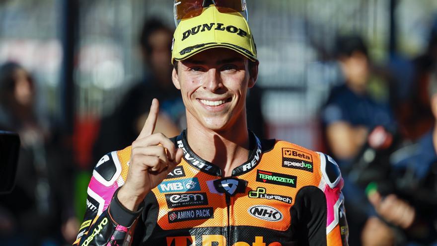 Alonso López consigue su primera pole con récord incluido en Moto2