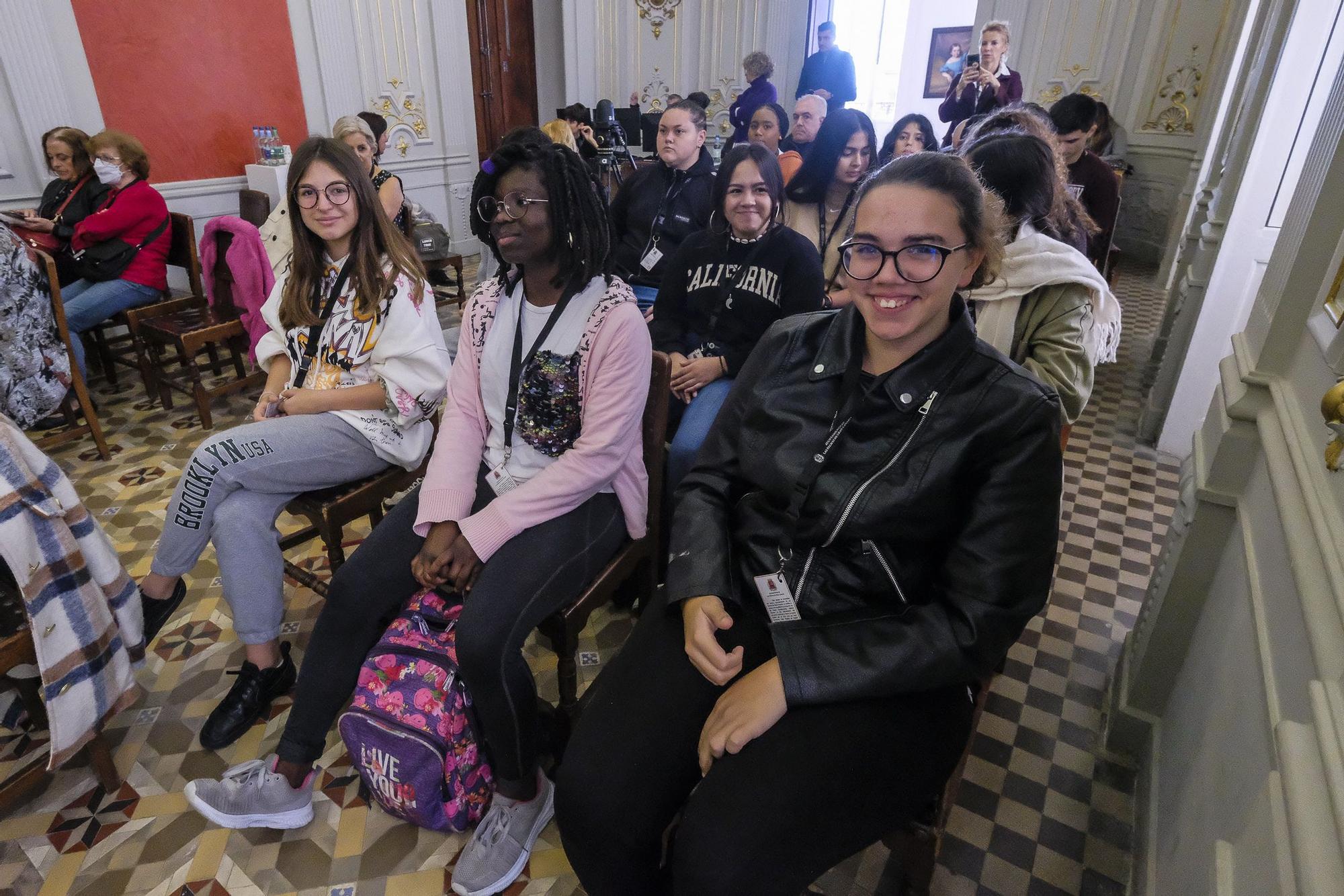 Alumnos del IES Simón Pérez acuden al pleno de Las Palmas de Gran Canaria