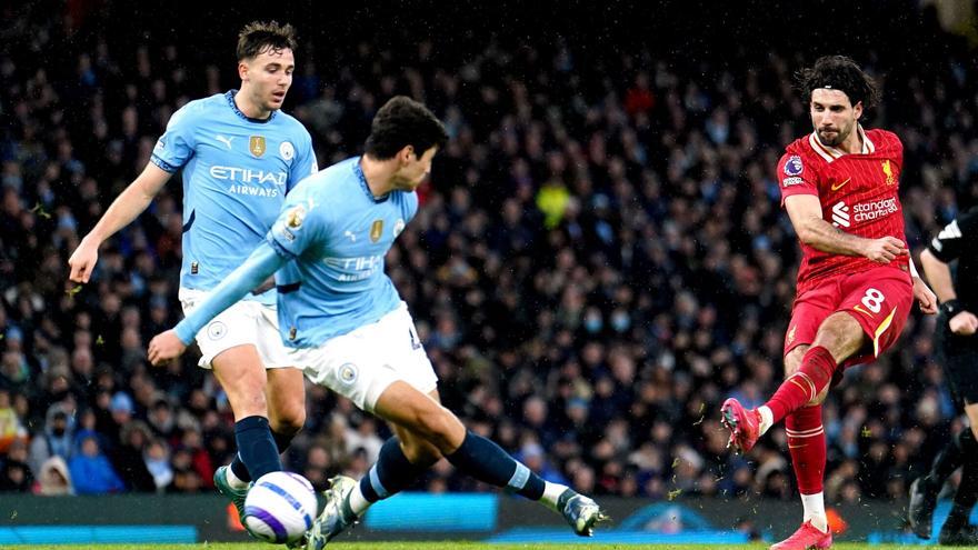 La Premier League aprueba un límite salarial cosmético y rechaza aplicarse un techo de gasto