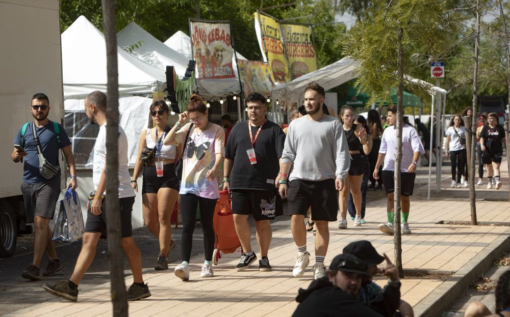 Segundo día de acampada en el festival Festardor del Port de Sagunt.