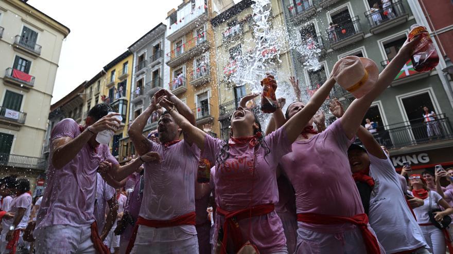 Arrancan los Sanfermines más rojillos con Osasuna como protagonista del chupinazo