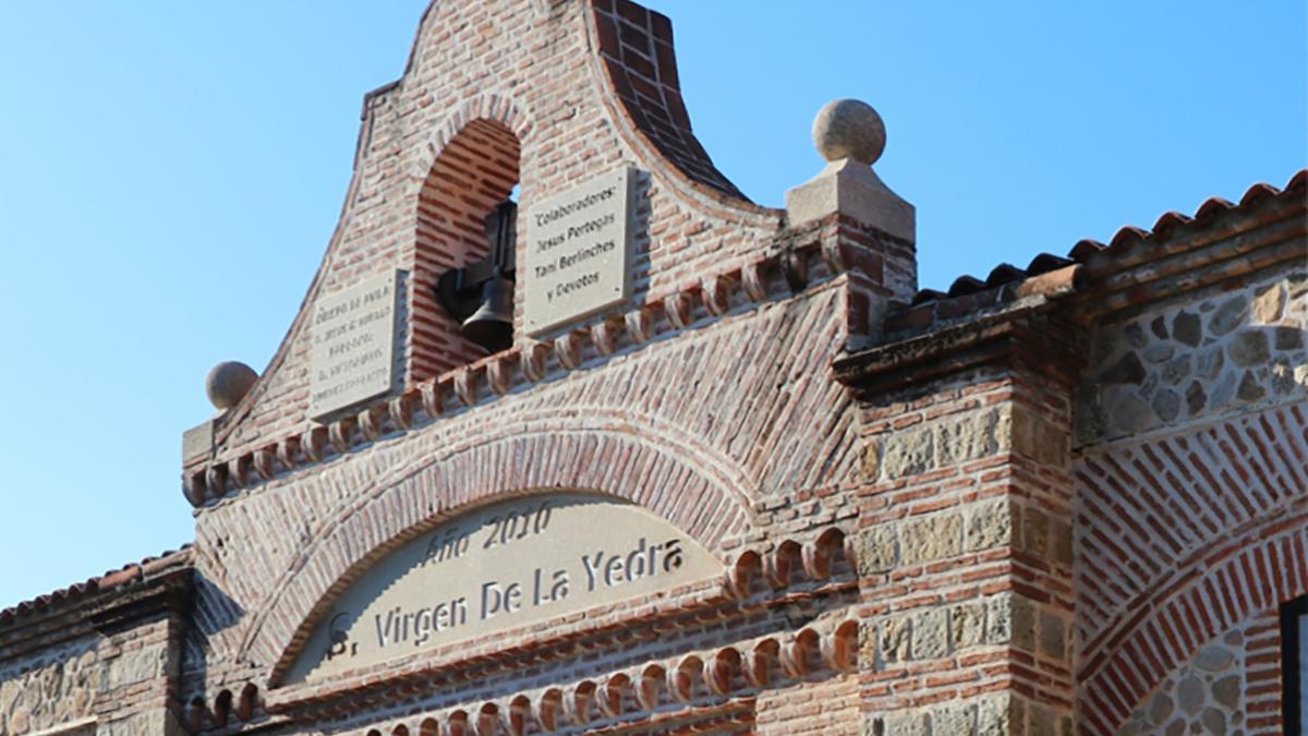 La ermita de la Virgen de la Yedra, uno de los templos más queridos por los vecinos de la villa