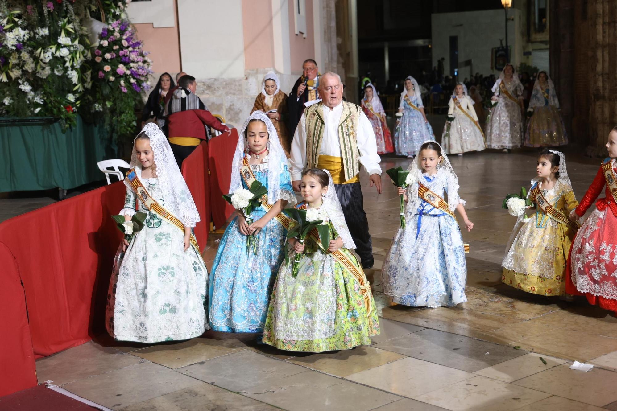 Ofrenda 18 de marzo. Calle de la Paz (23-24)