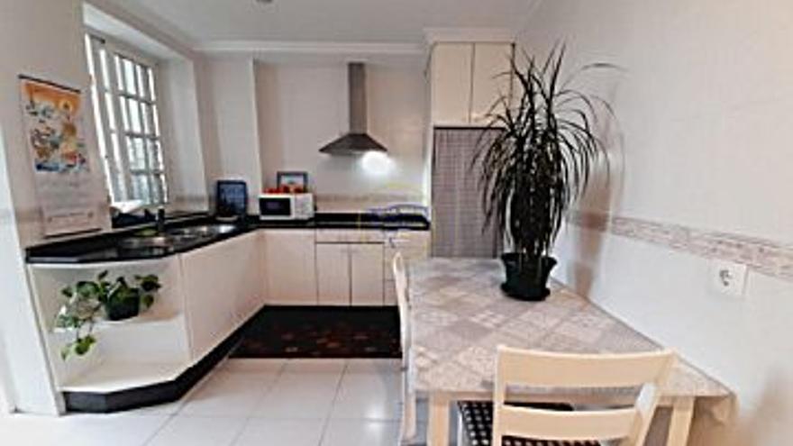 169.000 € Venta de piso en Praza España-Corte Inglés (Vigo) 46 m2, 2 habitaciones, 1 baño, 3.674 €/m2, 2 Planta...