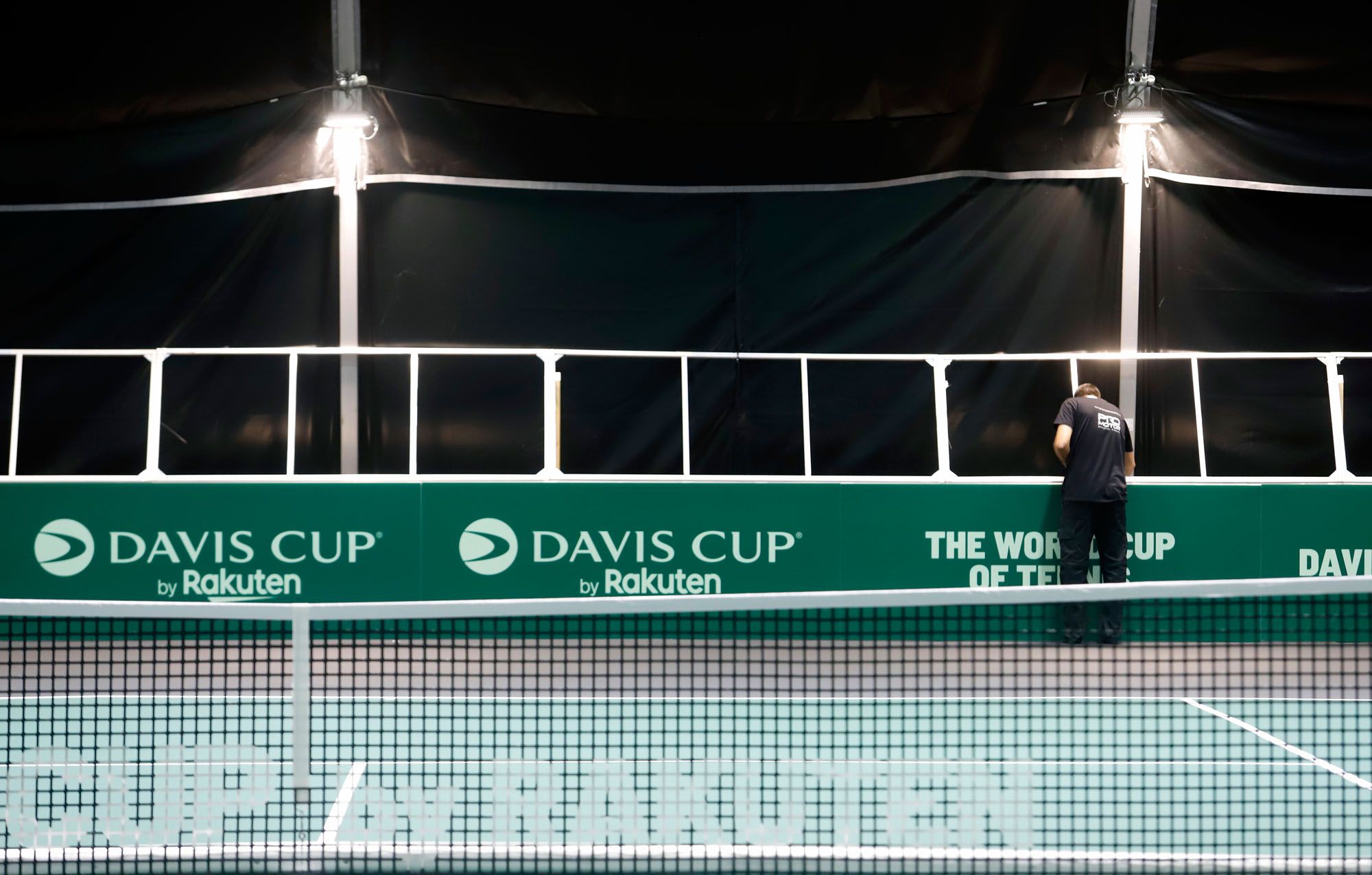 Preparativos para las Finales de la Copa Davis en el entorno del Carpena