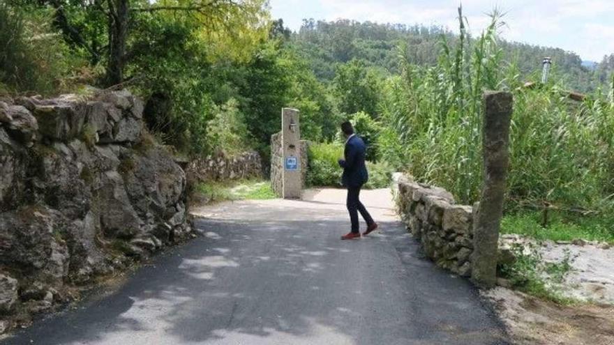 Camino asfaltado por el Concello de Ponte Caldelas en el acceso a Verdugo. // Concello de Ponte Caldelas