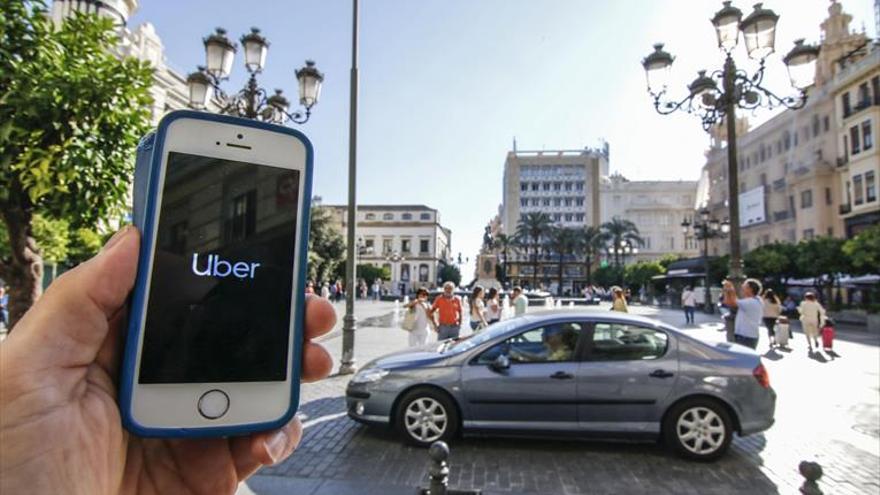 El Ayuntamiento seguirá restringiendo el tráfico a Uber pese a su demanda