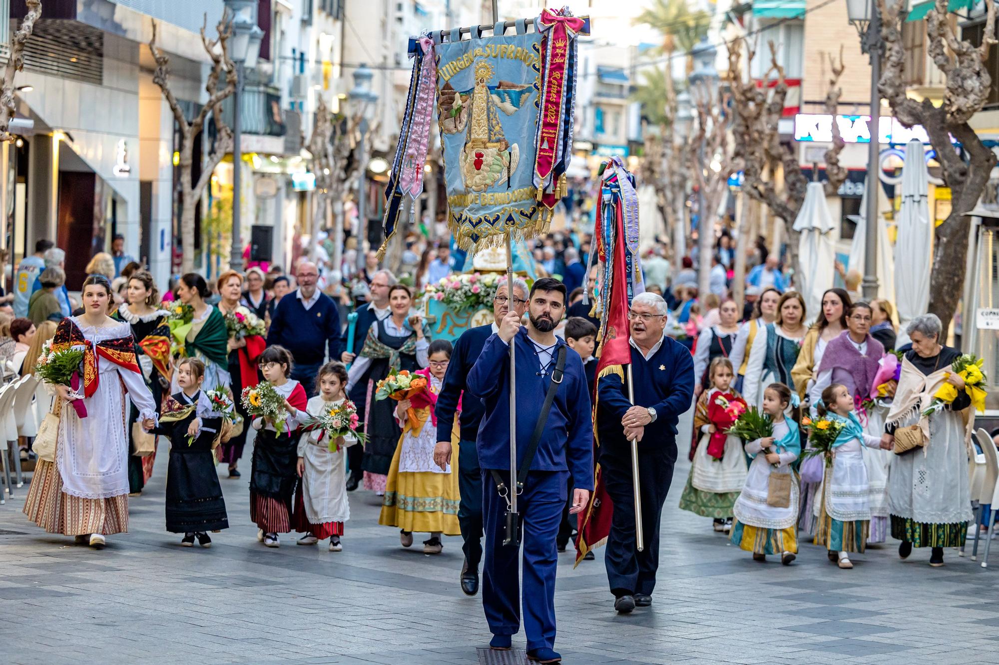 Ofrenda de flores a la Mare de Déu del Sofratge