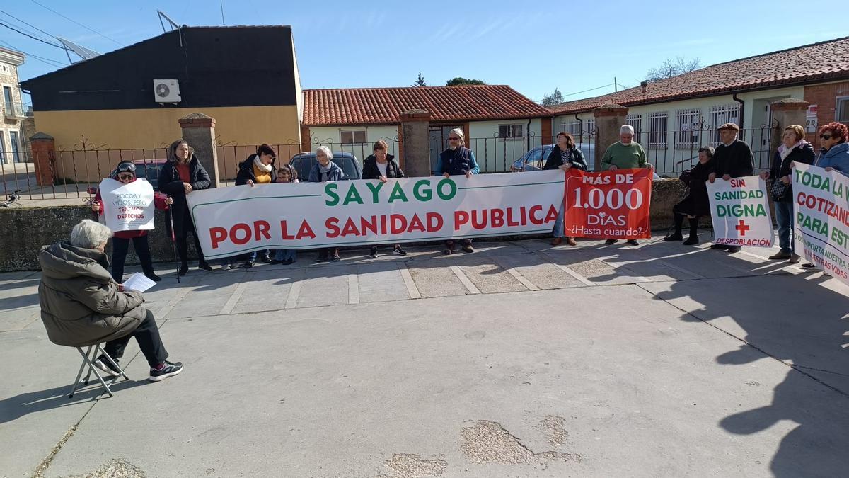 La plataforma por la Sanidad pública de Sayago en su manifestación número 126.