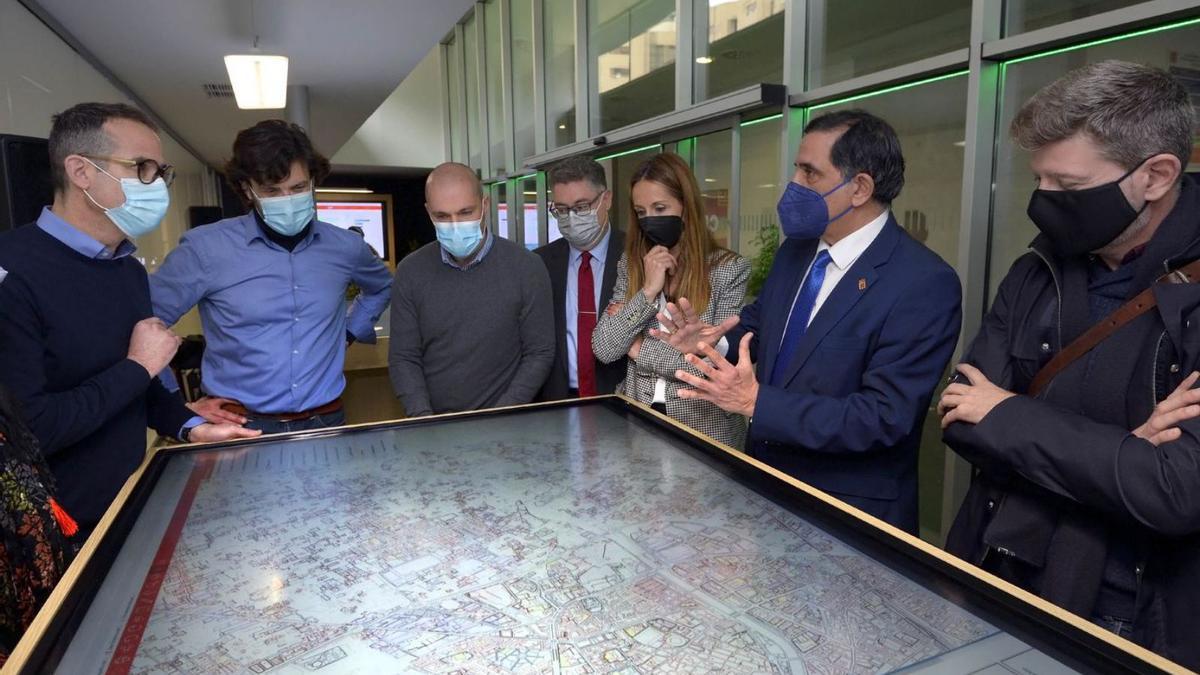 José Antonio Serrano, junto a Andrés Guerrero, cuando se anunció el proyecto en enero. | L.O.