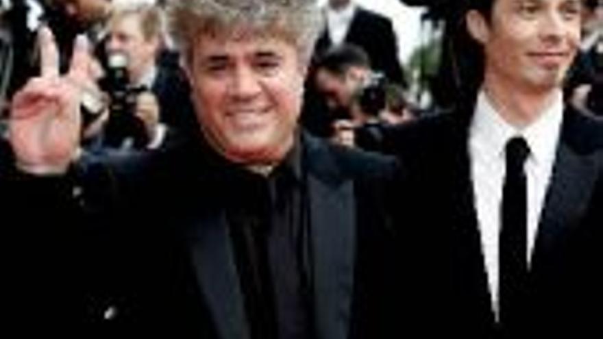 París se rinde a Pedro Almodóvar y le homenajea en la Cinemateca